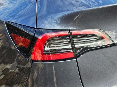 Used 2023 Tesla Model Y Long Range image 28