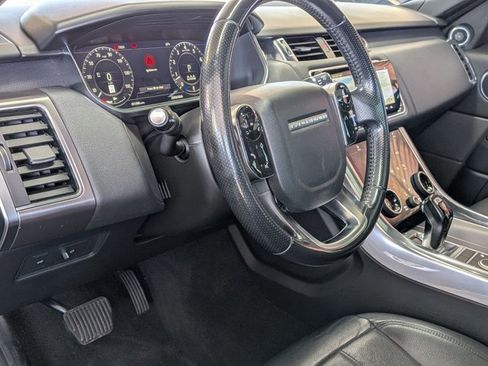 Used 2020 Land Rover Range Rover Sport SE image 9