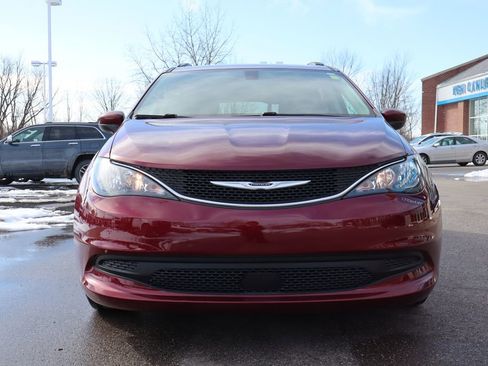 Used 2021 Chrysler Voyager LX w/ Cold Weather Group image 5