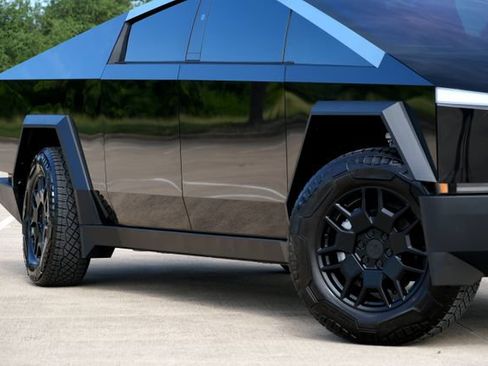 Used 2024 Tesla Cybertruck Cyberbeast AWD/4WD image 21