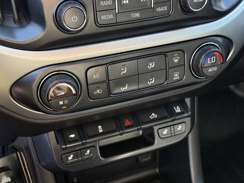 Used 2015 Chevrolet Colorado LT w/ Luxury Package image 22