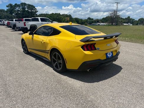 Used 2024 Ford Mustang Coupe RWD image 3
