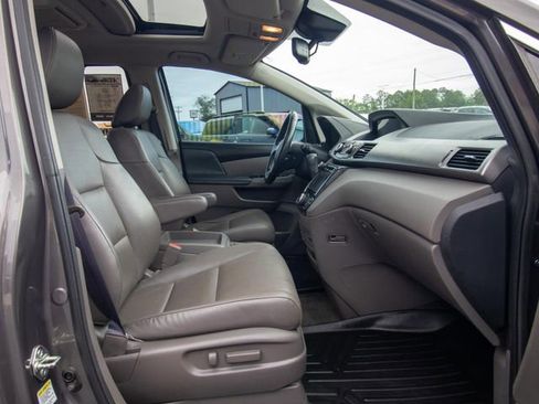 Used 2016 Honda Odyssey Touring Elite image 18