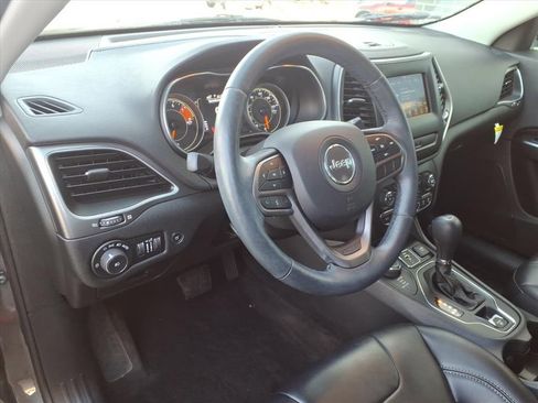 Used 2019 Jeep Cherokee Latitude Plus w/ Comfort/Convenience Group image 14