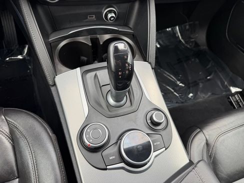 Used 2018 Alfa Romeo Stelvio AWD image 25