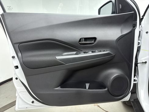 Used 2025 Nissan Kicks Play S image 9