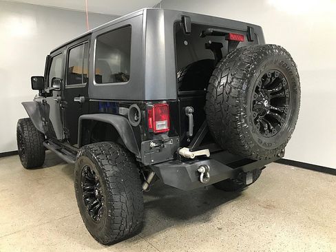Used 2015 Jeep Wrangler Unlimited Sport w/ Connectivity Group AWD/4WD image 5
