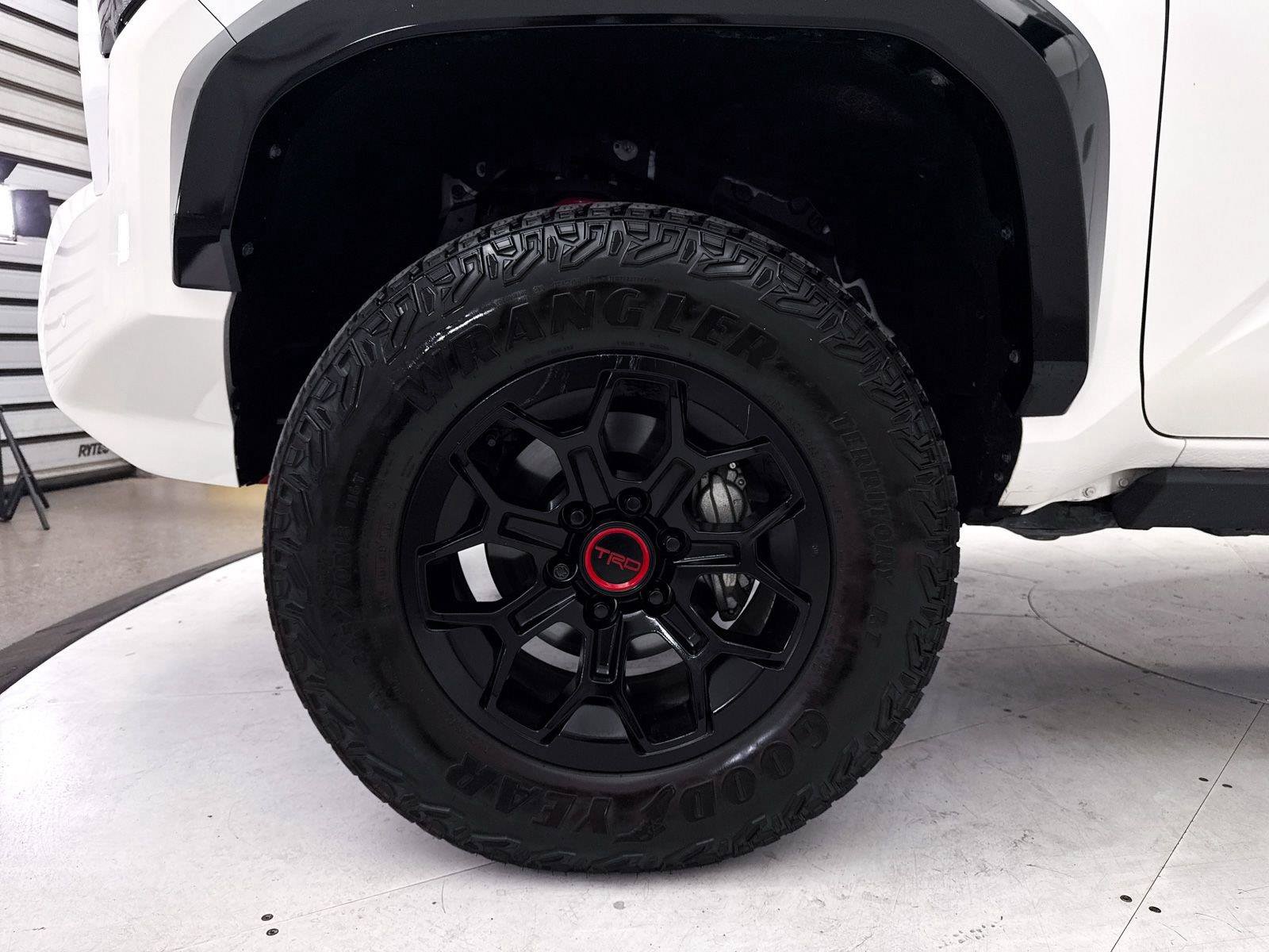 Used 2025 Toyota Tacoma TRD Pro AWD/4WD image 17
