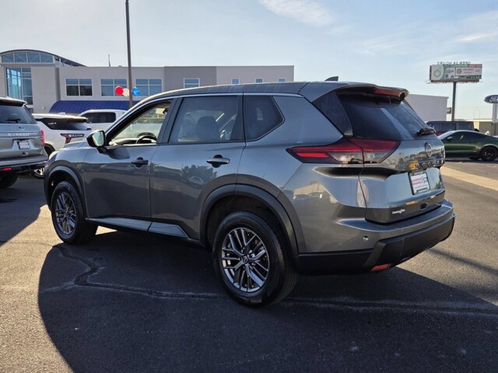 Used 2024 Nissan Rogue S AWD/4WD image 7
