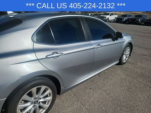 Used 2020 Toyota Camry LE image 14