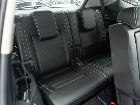Used 2023 Volkswagen Atlas SE w/ Panoramic Sunroof Package AWD/4WD image 12