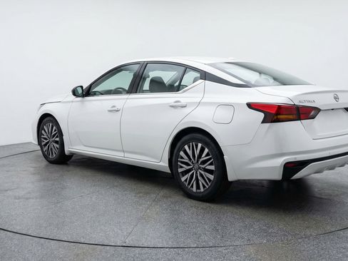 Used 2025 Nissan Altima 2.5 SV image 6