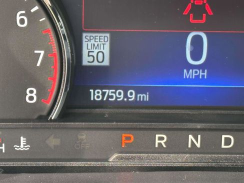 Used 2022 Ford Explorer XLT w/ Equipment Group 202A image 27