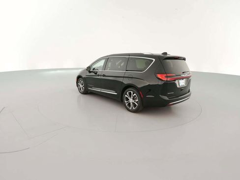 New 2026 Chrysler Pacifica Pinnacle image 8