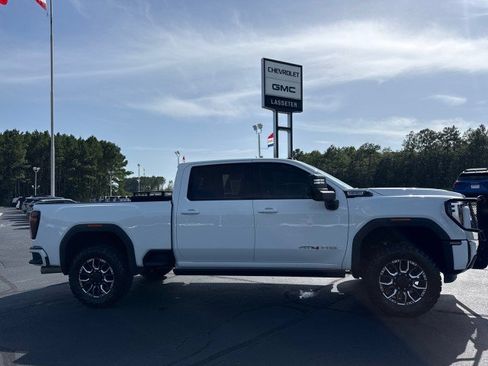 Used 2024 GMC Sierra 2500 AT4 w/ AT4 Premium Plus Package AWD/4WD image 2