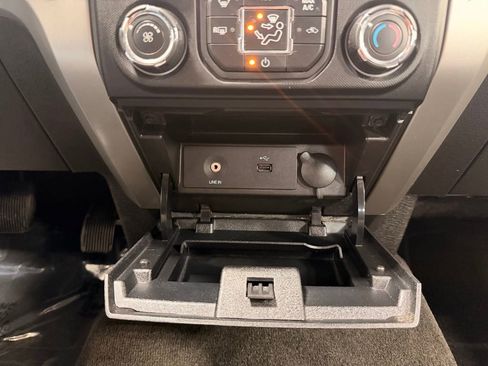 Used 2013 Ford F150 XLT w/ Luxury Equipment Group image 39