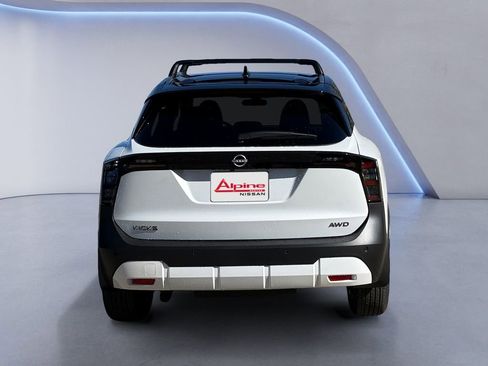 New 2026 Nissan Kicks SV w/ SV Premium Package image 4