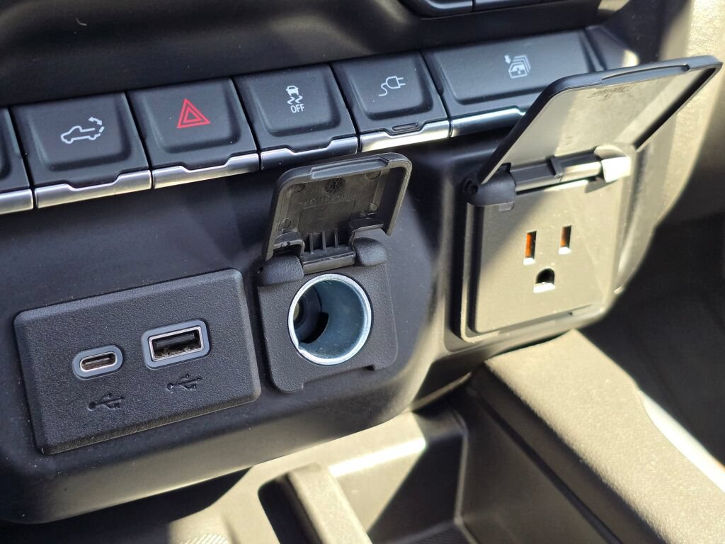 Used 2021 Chevrolet Silverado 1500 High Country AWD/4WD image 29