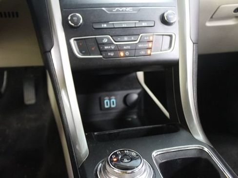 Used 2019 Ford Fusion SE AWD/4WD image 22