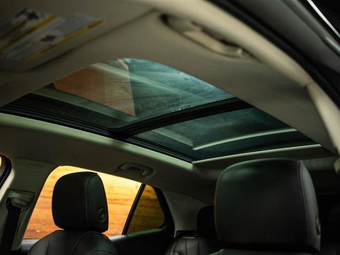 Used 2022 Buick Envision Essence w/ Technology Package I image 27