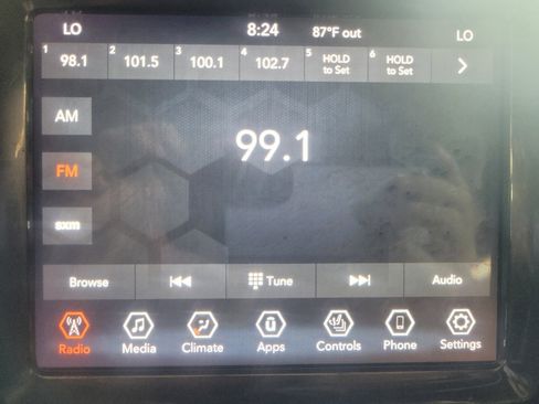 Used 2022 Jeep Cherokee Limited AWD/4WD image 25