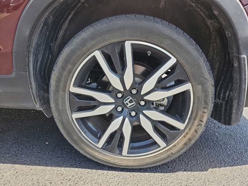 Used 2019 Honda Pilot Touring image 9