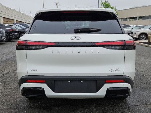 Certified 2023 INFINITI QX60 Luxe w/ Performance Audio Package image 5
