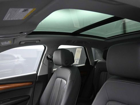 Used 2023 Audi Q5 2.0T Premium image 19