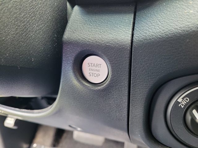Used 2022 Nissan Frontier PRO-4X w/ Pro-4X Premium Package AWD/4WD image 34