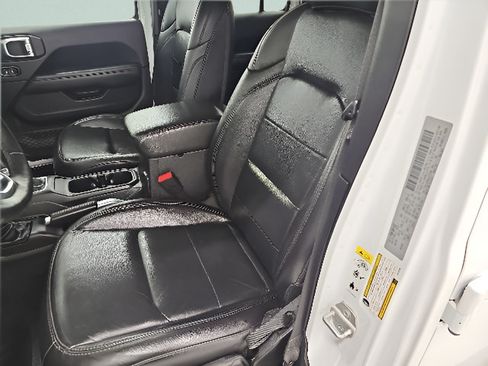 Used 2020 Jeep Wrangler Unlimited Sahara AWD/4WD image 14