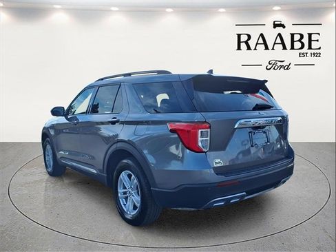 Used 2023 Ford Explorer XLT w/ Equipment Group 202A image 5