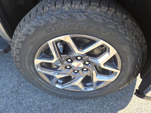 New 2026 GMC Sierra 1500 SLT w/ SLT Premium Plus Package image 17