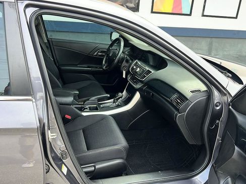Used 2014 Honda Accord Sport image 31