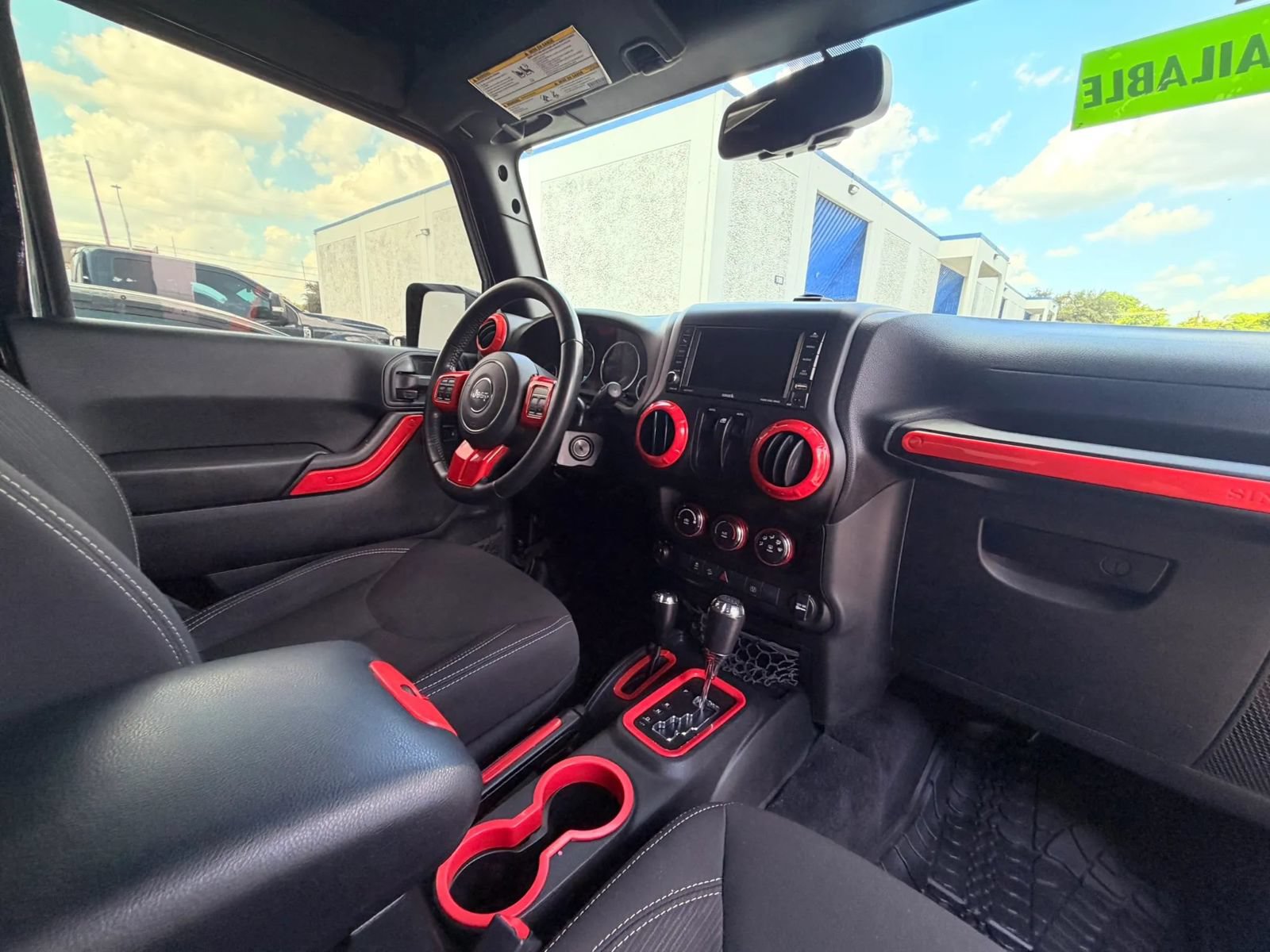 Used 2017 Jeep Wrangler Sahara w/ Connectivity Group AWD/4WD image 16