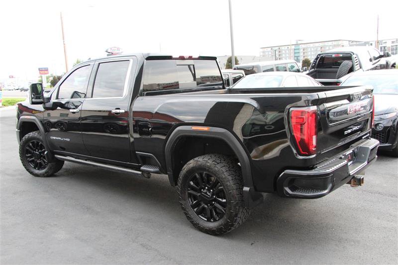Used 2022 GMC Sierra 2500 Denali w/ Denali Black Diamond Edition AWD/4WD image 7