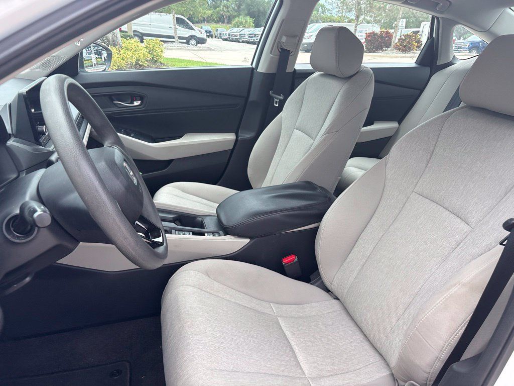 Used 2024 Honda Accord EX image 5