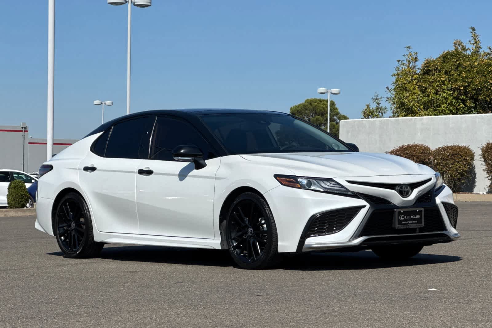 Used 2023 Toyota Camry XSE FWD image 4