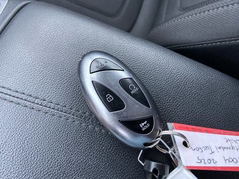Used 2025 Hyundai Tucson SEL FWD image 46