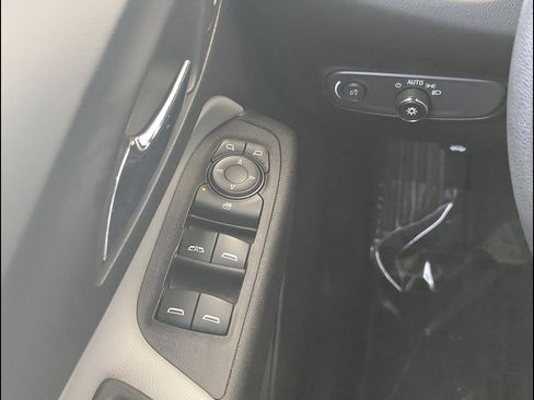Used 2020 Chevrolet Equinox LS w/ LPO, Cargo Package AWD/4WD image 28