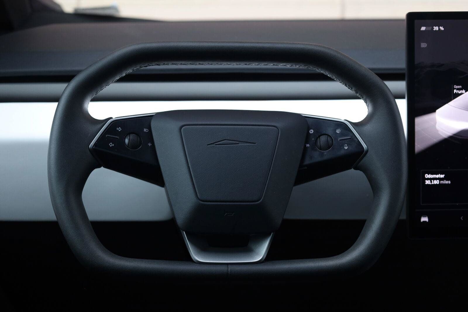 Used 2024 Tesla Cybertruck AWD Crew Cab image 28