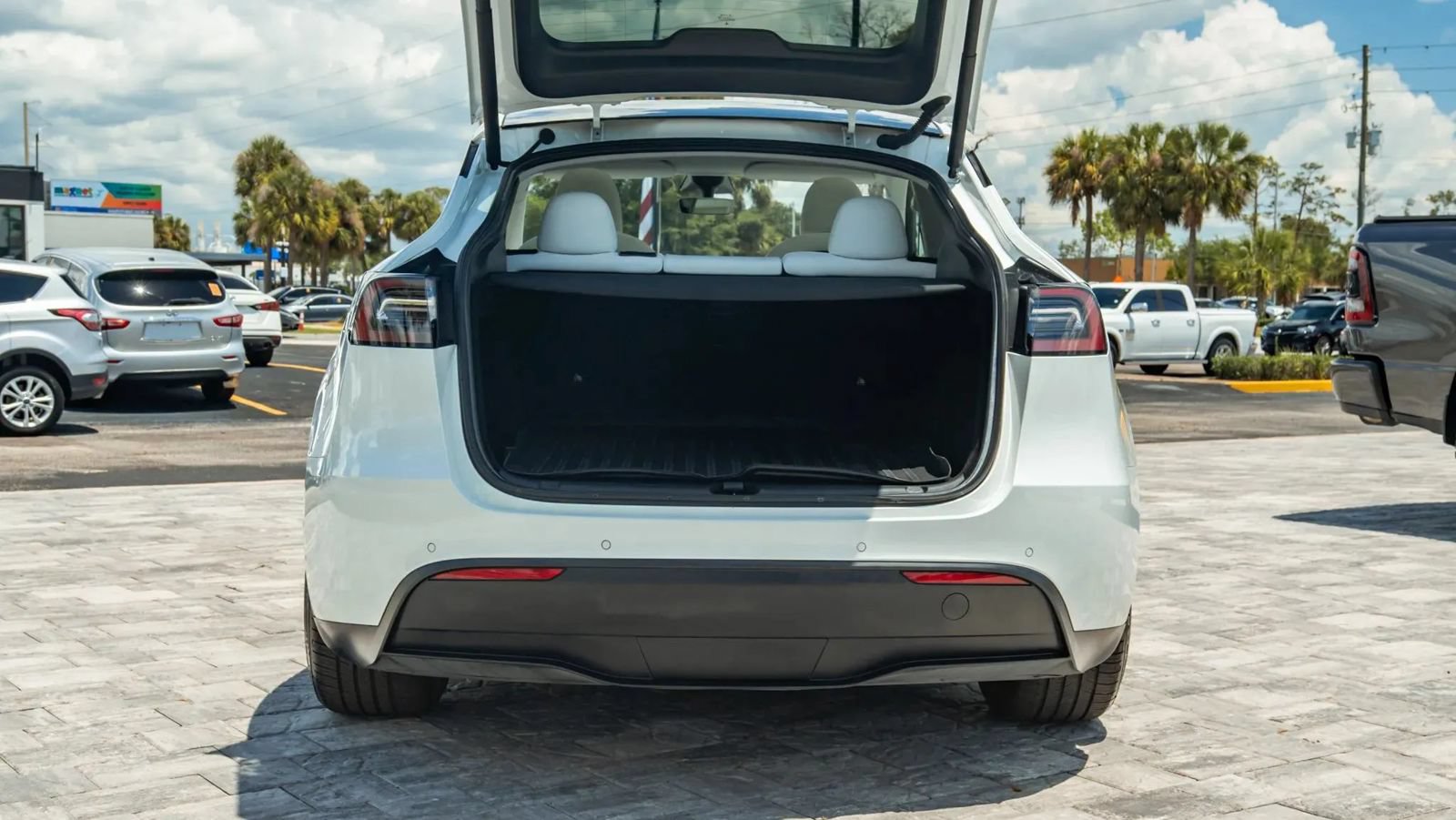 Used 2022 Tesla Model Y Performance AWD/4WD image 36