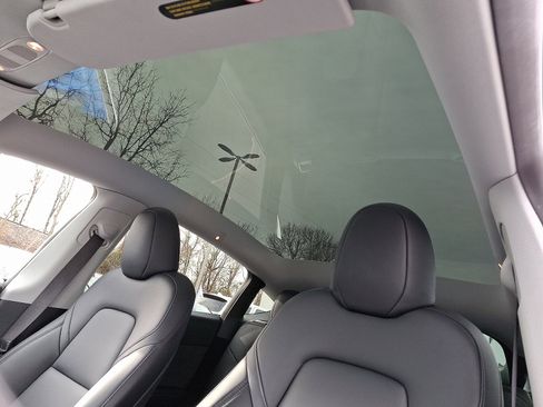 Used 2023 Tesla Model Y Long Range image 12