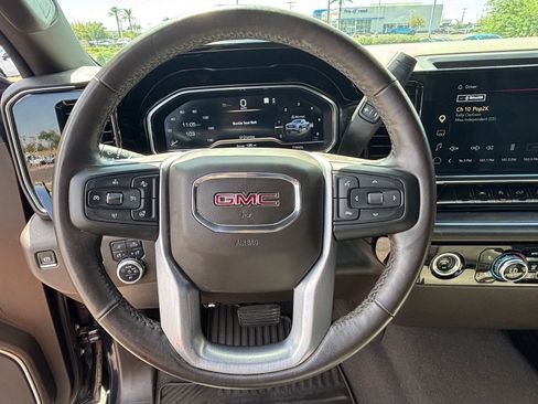 Used 2022 GMC Sierra 1500 SLT w/ X31 Off-Road Package AWD/4WD image 12