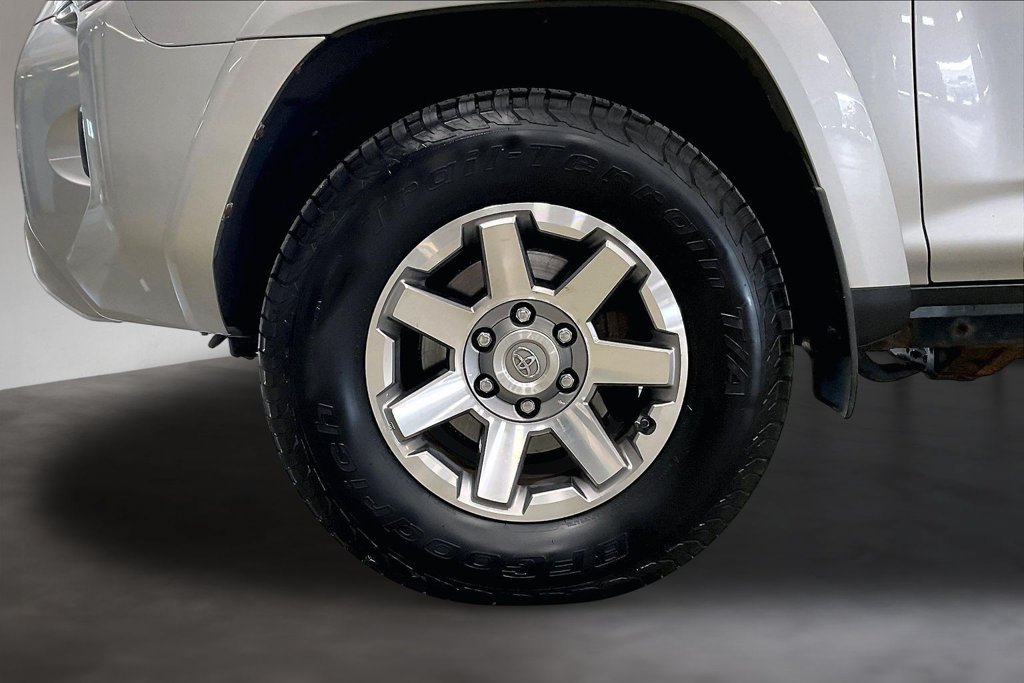 Used 2015 Toyota 4Runner Trail AWD/4WD image 34