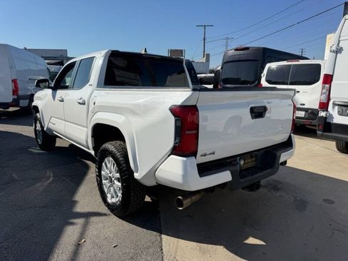 Used 2024 Toyota Tacoma SR5 AWD/4WD image 5
