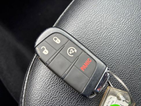 Used 2025 Jeep Compass Limited AWD/4WD image 25