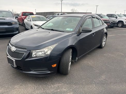 Used 2014 Chevrolet Cruze LS image 3