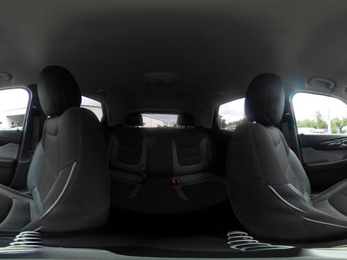 Used 2025 Chevrolet TrailBlazer LT FWD image 41