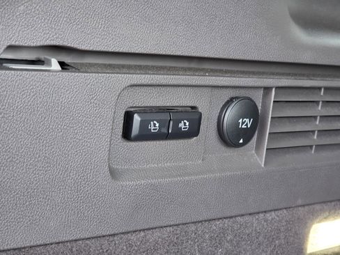 Used 2023 Lincoln Nautilus FWD w/ Premium Package image 33