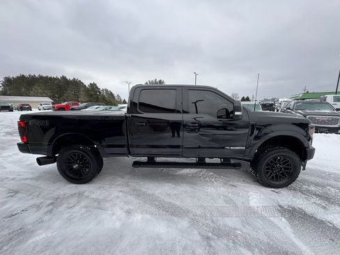 Used 2022 Ford F350 Lariat w/ Black Appearance Package image 6